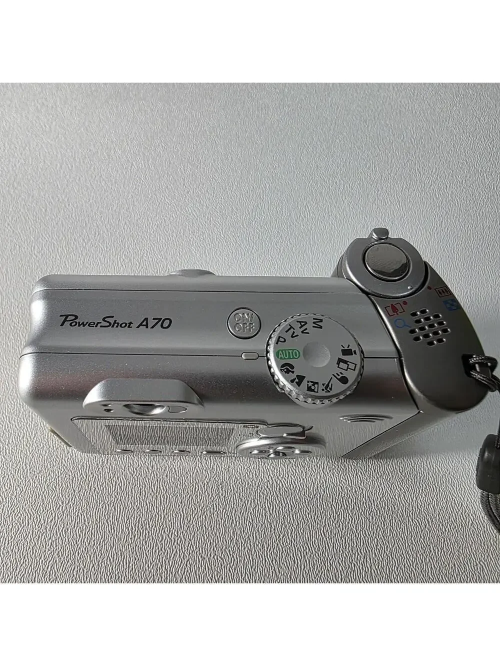 Canon PowerShot A70 3.0MP Digital Camera Turns On And Takes Photos Black Screen